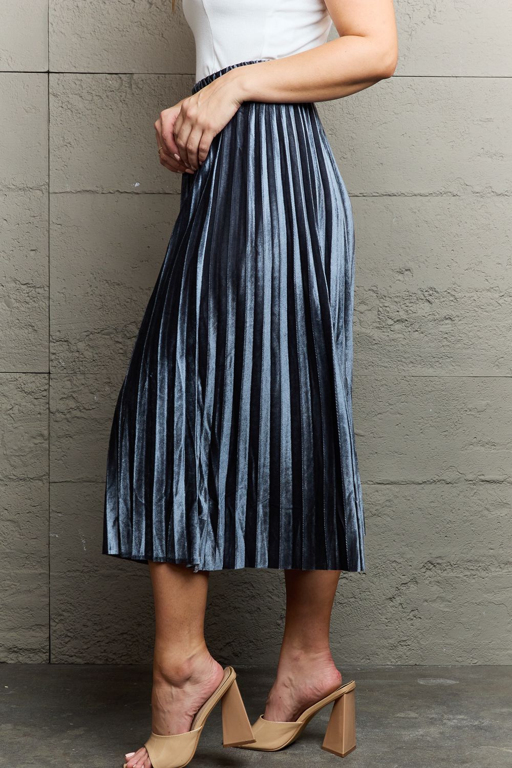 Ninexis Accordion Pleated Flowy Midi Skirt - UrbanEthereal