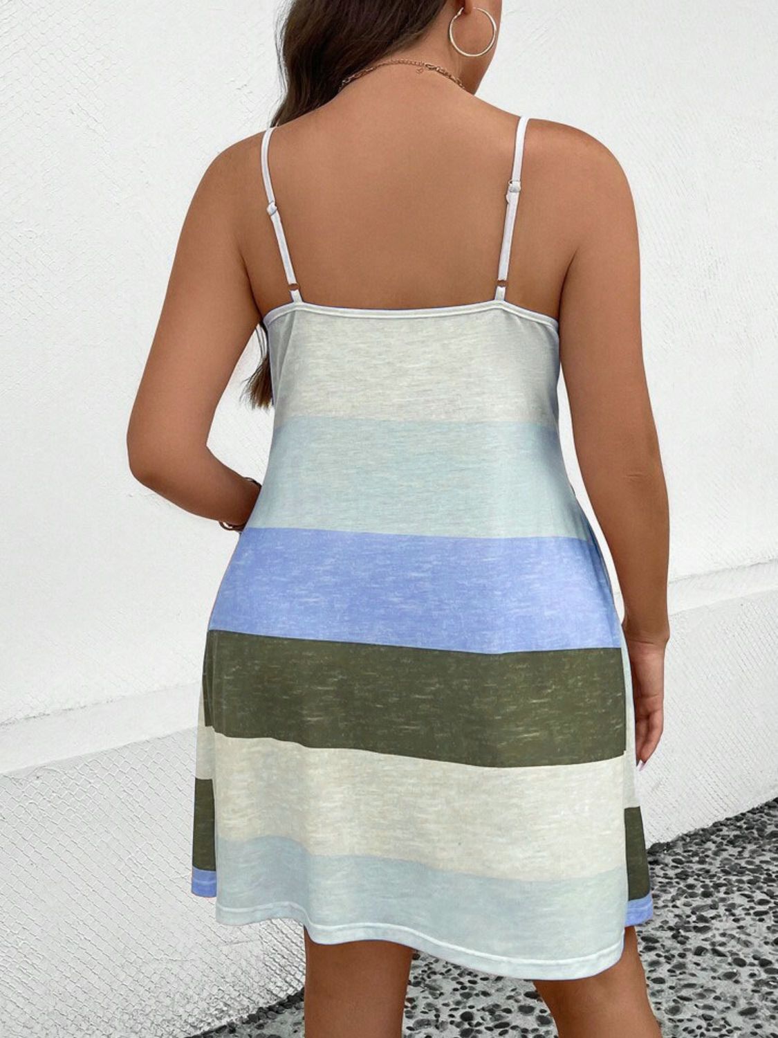 Plus Size Color Block Scoop Neck Mini Dress - UrbanEthereal