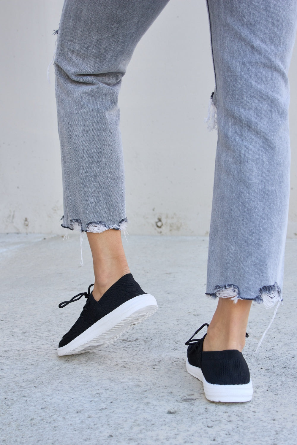Forever Link Flat Round Toe Lace-Up Sneakers - UrbanEthereal