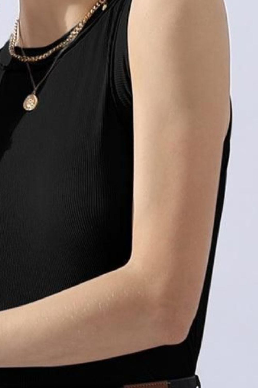 Ninexis Ribbed Round Neck Tank - UrbanEthereal