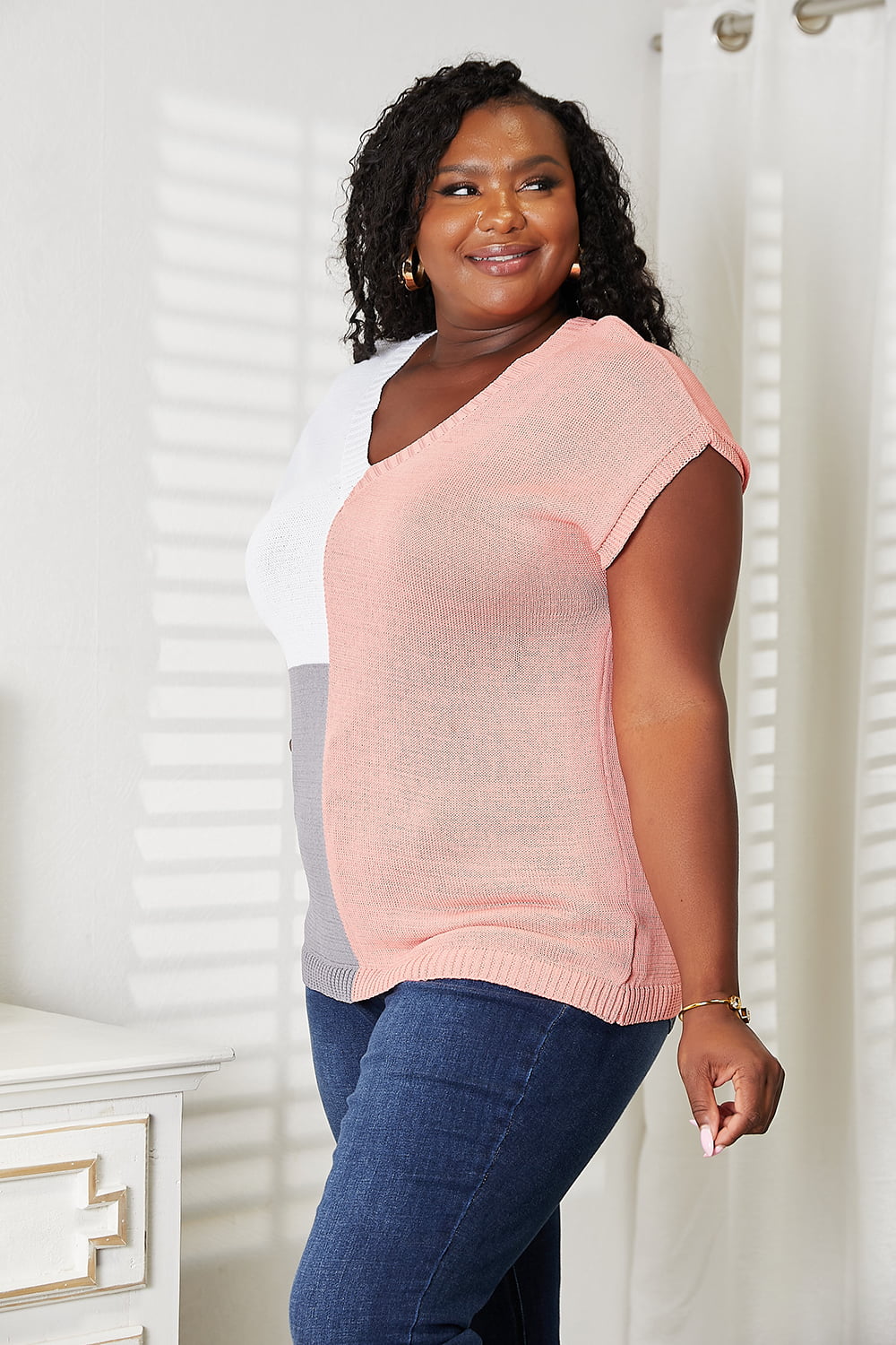 Color Block V-Neck Knit Top - UrbanEthereal