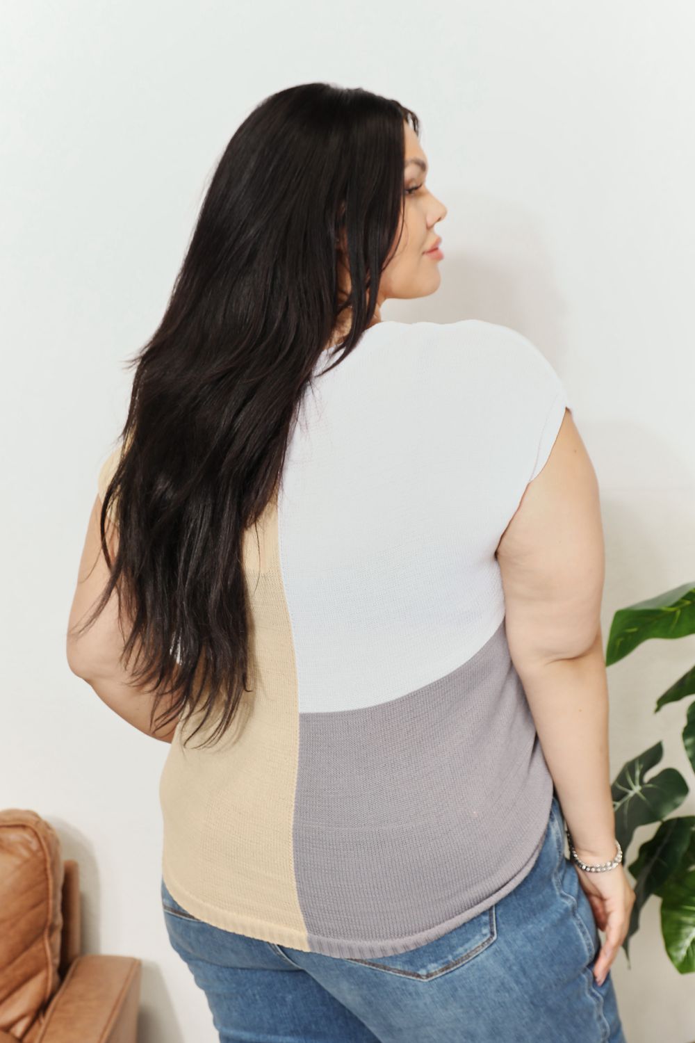 Color Block V-Neck Knit Top - UrbanEthereal