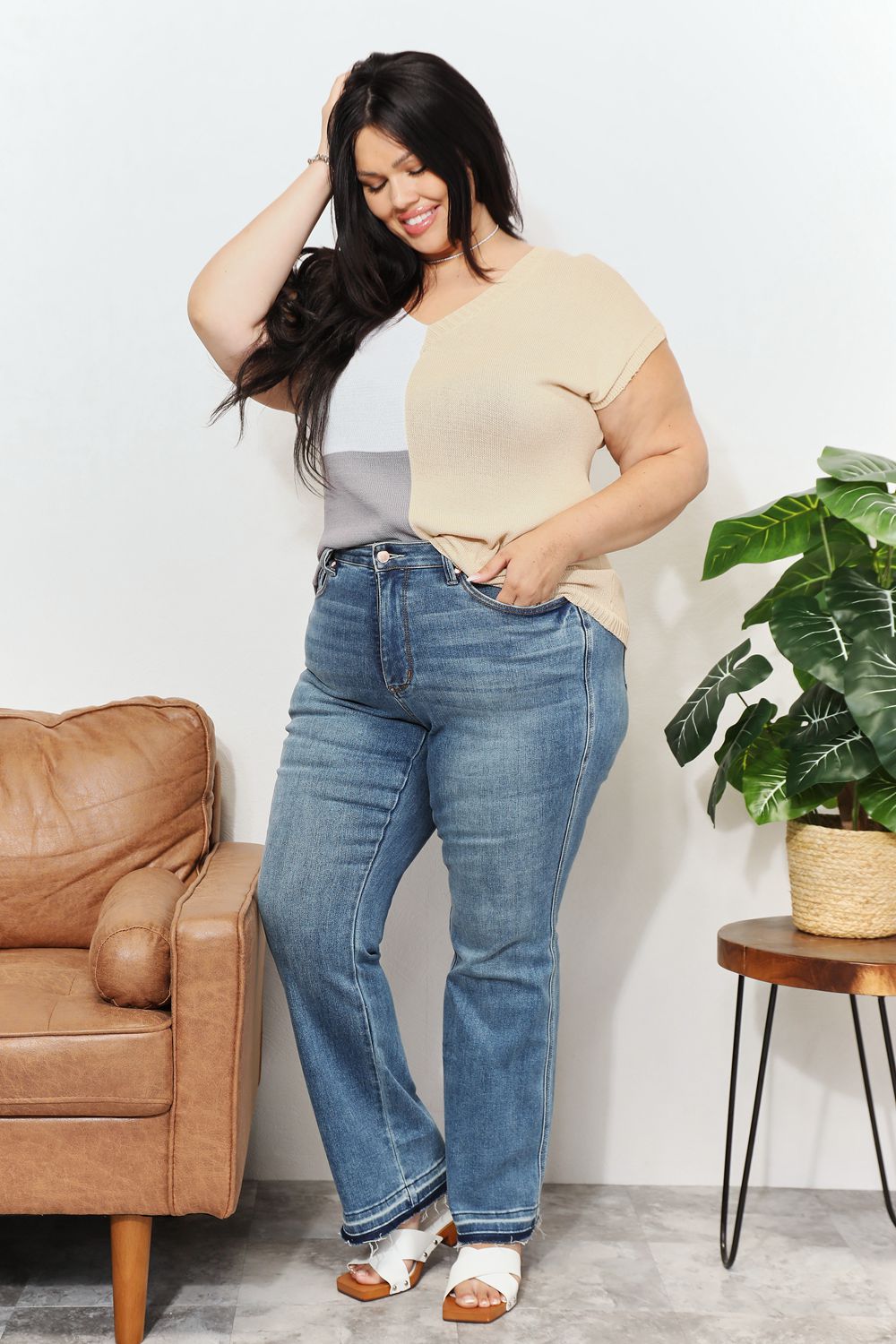 Color Block V-Neck Knit Top - UrbanEthereal