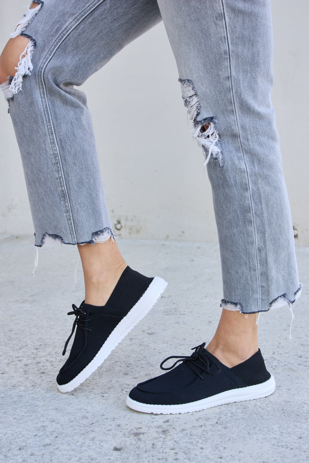 Forever Link Flat Round Toe Lace-Up Sneakers - UrbanEthereal