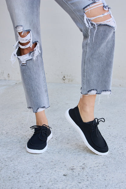 Forever Link Flat Round Toe Lace-Up Sneakers - UrbanEthereal