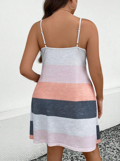 Plus Size Color Block Scoop Neck Mini Dress - UrbanEthereal