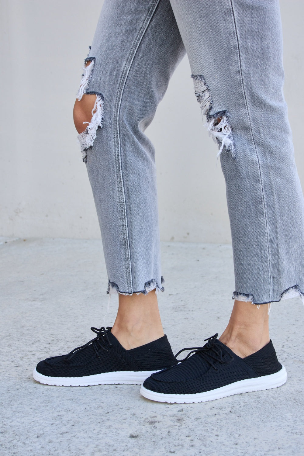 Forever Link Flat Round Toe Lace-Up Sneakers - UrbanEthereal