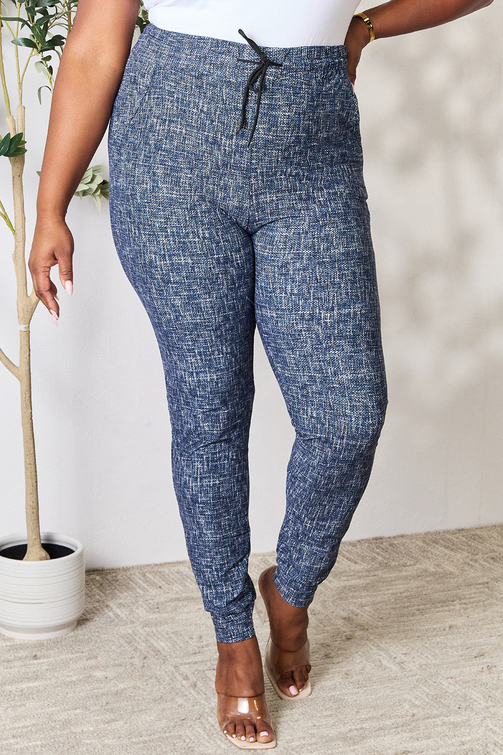 LOVEIT Heathered Drawstring Leggings with Pockets - UrbanEthereal